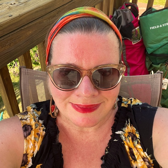 Meet your Posher, Kim - Picture 1 of 2